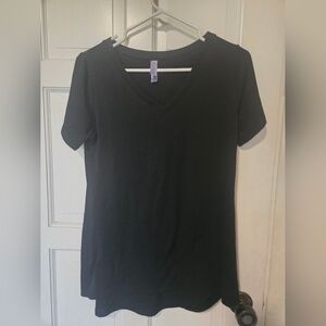 NWOT LuLaRoe Black V-Neck Short Sleeve Tee